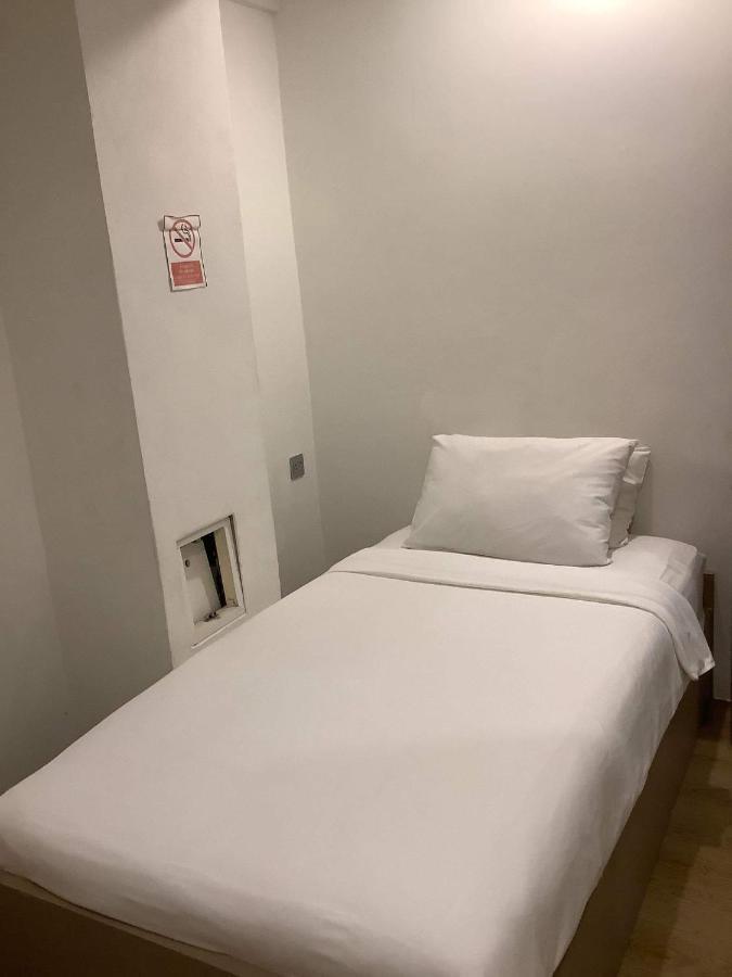 Cr.Hotel Makkasan Exterior photo